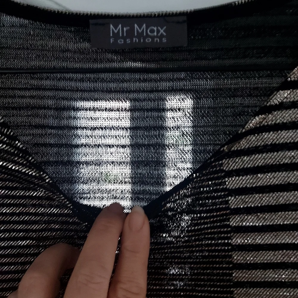 Black and Silver Top Or Tunic. - Picture 3 of 6